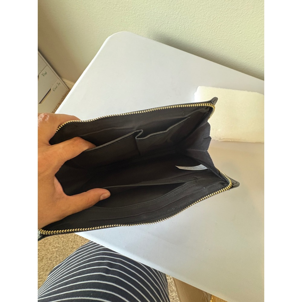 Black Pebbled Faux Leather Heart Tassel Clutch Bag Gold Hardware Hand Strap - Picture 3 of 7
